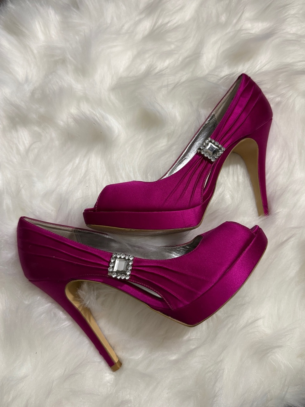 RSVP Magenta Fuchsia Satin Rhinestone Peep Toe Heels Size 8